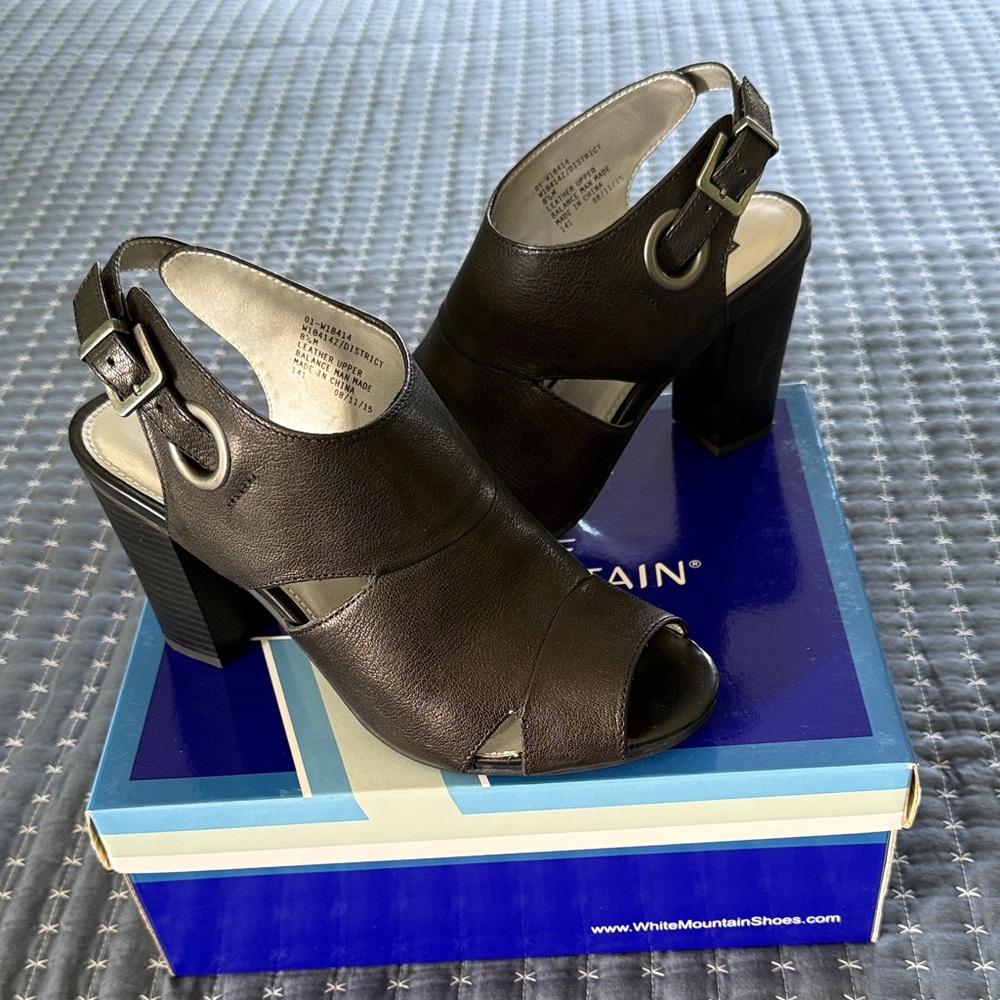 White Mountain- Black leather, heeled Sandals